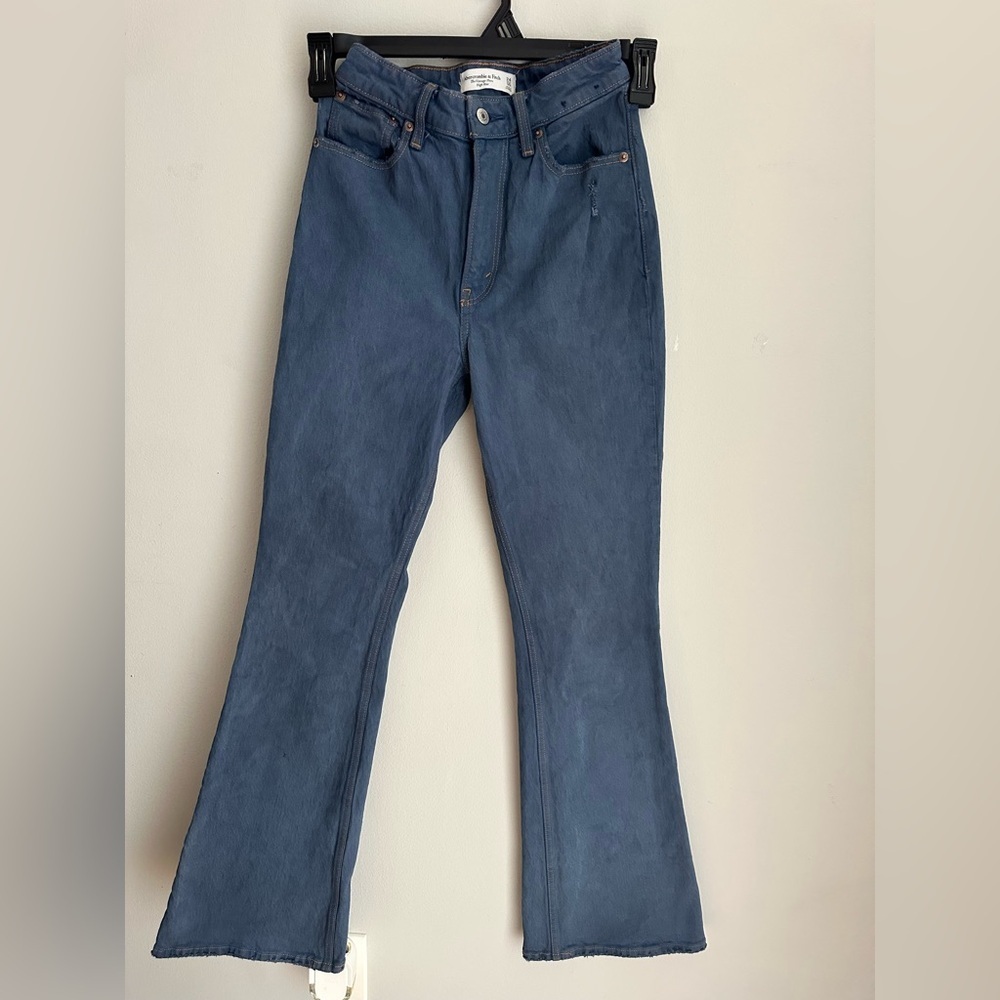 Abercrombie & Fitch Curve Love The Vintage Flare High Rise Jeans Blue-Gray Wash